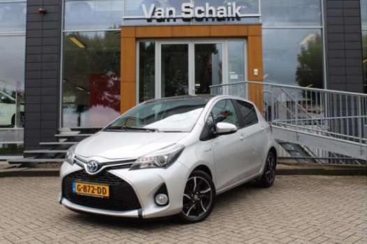 Toyota Yaris - 1.5 Hybrid Dynamic Panoramadak, Navigatie, Halflederen bekleding - 1