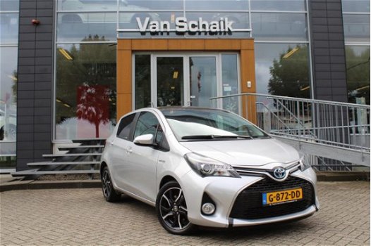 Toyota Yaris - 1.5 Hybrid Dynamic Panoramadak, Navigatie, Halflederen bekleding - 1