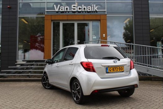 Toyota Yaris - 1.5 Hybrid Dynamic Panoramadak, Navigatie, Halflederen bekleding - 1