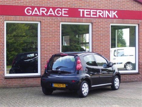 Peugeot 107 - 1.0 Active 68PK 5-drs, airco, elektr.ramen, LED, stuurbekr. RIJKLAAR - 1