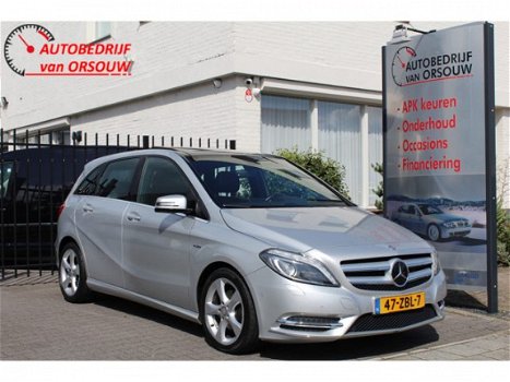 Mercedes-Benz B-klasse - 180 Ambition Automaat Panoramadak Clima 17inch Xenon/Led Navi Pdc Stoelvw - 1