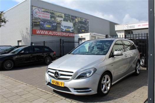 Mercedes-Benz B-klasse - 180 Ambition Automaat Panoramadak Clima 17inch Xenon/Led Navi Pdc Stoelvw - 1