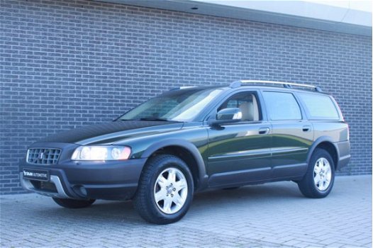 Volvo XC70 - 2.5 T Momentum Family Mobility Audio Line | Nette uitvoering | Historie aanwezig - 1