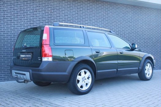 Volvo XC70 - 2.5 T Momentum Family Mobility Audio Line | Nette uitvoering | Historie aanwezig - 1