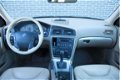 Volvo XC70 - 2.5 T Momentum Family Mobility Audio Line | Nette uitvoering | Historie aanwezig - 1 - Thumbnail