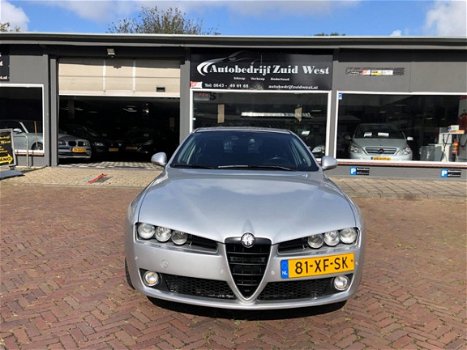 Alfa Romeo 159 - 2.2 JTS Distinctive Xenon Trekhaak Navi Nap 2e eig - 1