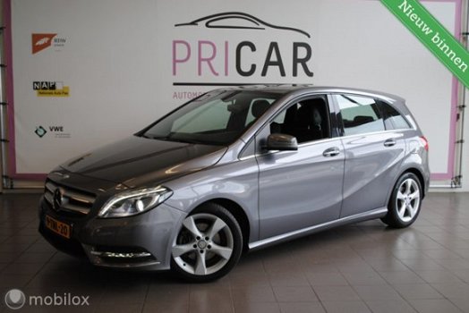 Mercedes-Benz B-klasse - 180 Ambition Sport Navi/2 x PDC/Trekhaak - 1