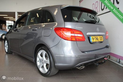 Mercedes-Benz B-klasse - 180 Ambition Sport Navi/2 x PDC/Trekhaak - 1