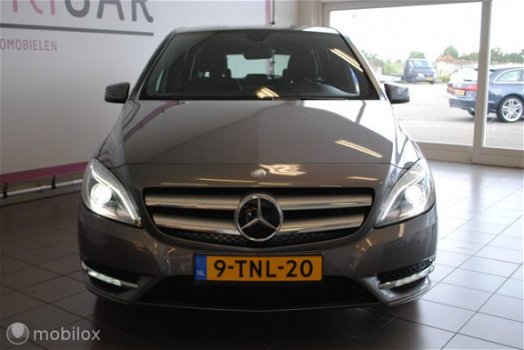 Mercedes-Benz B-klasse - 180 Ambition Sport Navi/2 x PDC/Trekhaak - 1