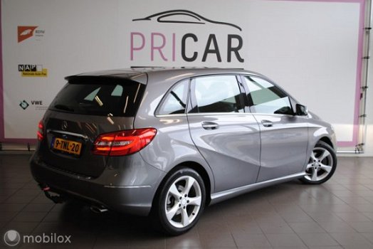 Mercedes-Benz B-klasse - 180 Ambition Sport Navi/2 x PDC/Trekhaak - 1