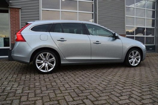 Volvo V60 - 2.0 D3 Kinetic - 1