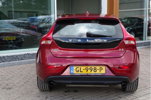 Volvo V40 - 1.5 T3 Momentum 152-Pk - 1