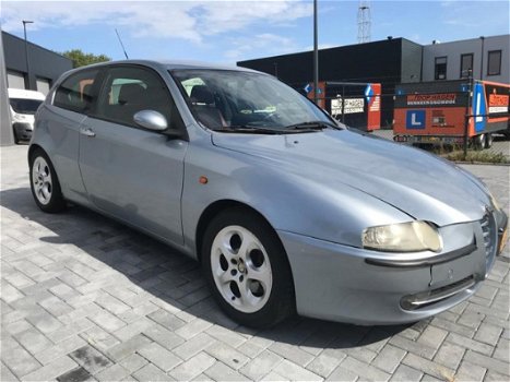 Alfa Romeo 147 - 1.6 T.Spark Distinctive , 3drs, bwj 2002, apk 08-2020 - 1