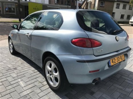 Alfa Romeo 147 - 1.6 T.Spark Distinctive , 3drs, bwj 2002, apk 08-2020 - 1