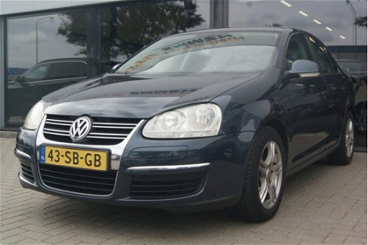 Volkswagen Jetta - 1.6 Comfortline + AIRCO + ELEKTR PAKKET + LM VELGEN - 1