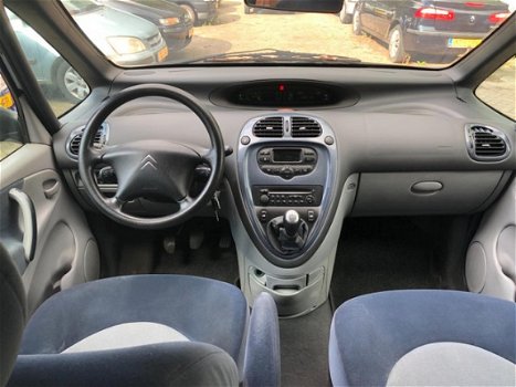 Citroën Xsara Picasso - 1.8i-16V Différence Airco, nap, trekhaak , incl apk - 1