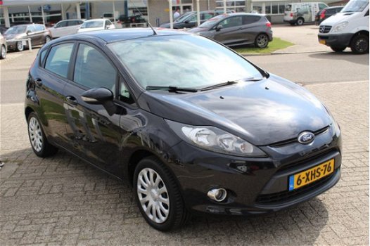 Ford Fiesta - 1.4 96PK Trend Automaat 5-Drs | Airco | Elektrische Ramen & Spigels Radio CD/MP3-Spele - 1