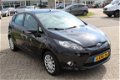 Ford Fiesta - 1.4 96PK Trend Automaat 5-Drs | Airco | Elektrische Ramen & Spigels Radio CD/MP3-Spele - 1 - Thumbnail