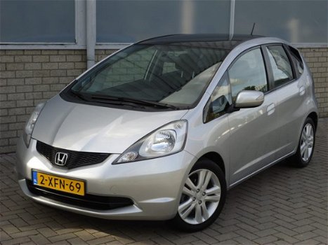 Honda Jazz - 1.5 Automaat Airco - pano dak - 16 'inch LM - Parkeersens - 1