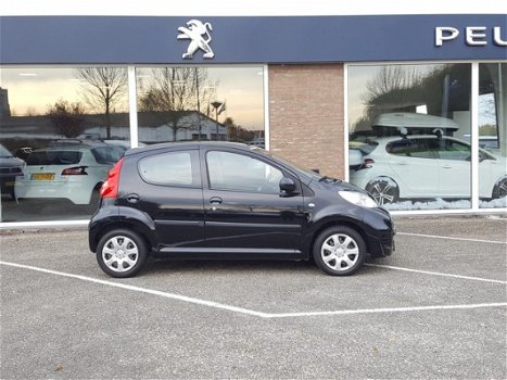 Peugeot 107 - SUBLIME 1.0i-12V 5drs Airco radio/cd Elektr ramen Centr Vergrend - 1