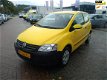 Volkswagen Fox - 1.2 Trendline Gewoon lekker goedkoop rijden en 3 drs stuurbekrachting met apk - 1 - Thumbnail