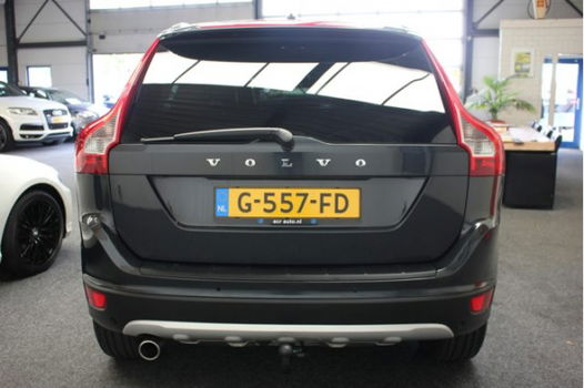 Volvo XC60 - 2.4D FWD Summum LEDER NAVIGATIE CRUISE CONTROL AFN. TREKHAAK PDC TELEFOON ZEER MOOI - 1