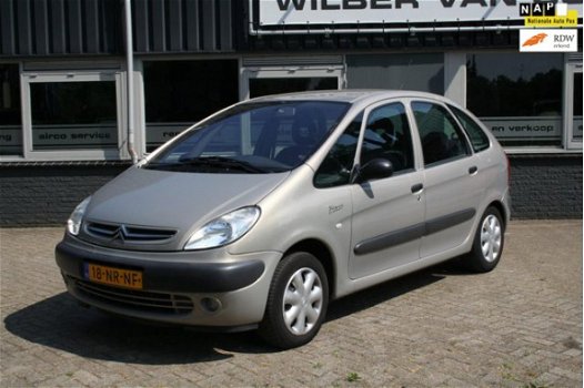 Citroën Xsara Picasso - 2.0i-16V Différence 2 automaat, trekhaak airco - 1