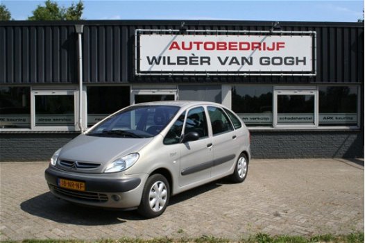 Citroën Xsara Picasso - 2.0i-16V Différence 2 automaat, trekhaak airco - 1