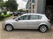 Opel Astra - 1.6 Cosmo 5DRS/LEER/NAVI/TREKH/APK 10-20/NAP - 1 - Thumbnail