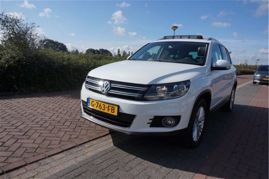 Volkswagen Tiguan - 2.0 TDI 140PK 4 MOTION DSG AUTOMAAT Sport&Style CUP UITKLAPBARE TREKHAAK NAVI PA - 1