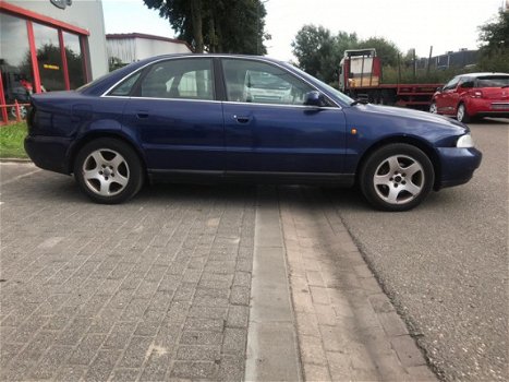 Audi A4 - 1.8 5V Advance - 1