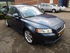 Volvo V50 - 2.4i Momentum LPG G3 AUTOMAAT