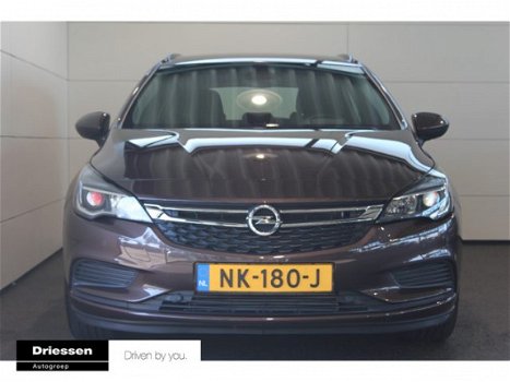 Opel Astra Sports Tourer - 1.0 Edition (Navigatie - Airco - Parkeersensoren Voor & Achter) - 1