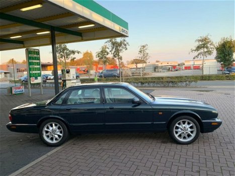 Jaguar XJ - 3.2 V8 EXECUTIVE - Youngtimer - Climate/Leder/Automaat - 1