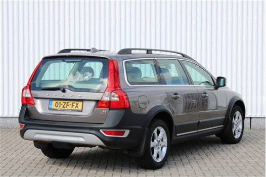 Volvo XC70 - 3.2 Summum 4WD 238 PK | AUTOMAAT | LEER | NAVI | PDC | CLIMA | - 1