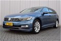 Volkswagen Passat Variant - 1.6 TDI Business Edition R-Line DSG Leder/Alcantara, Panoramadak, Camera - 1 - Thumbnail