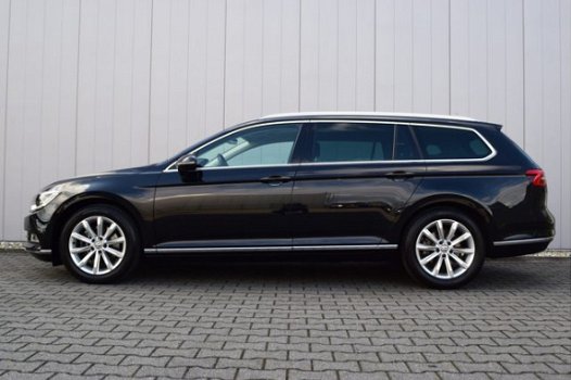 Volkswagen Passat Variant - 1.6 TDI Highline Leder/Alcantara, Panoramadak, Trekhaak, LED Koplampen, - 1