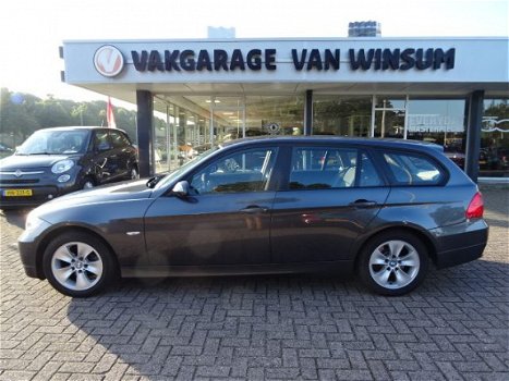 BMW 3-serie Touring - 320i Business Line Airco cruise LM - 1