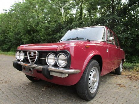 Alfa Romeo Giulia - 1300 - 1