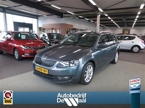 Skoda Octavia Combi - 1.4 TSi 140pk DSG Elegance Bns ADAPT.CRUISE/XENON/NAVI/CAMERA/KEYLESS - 1