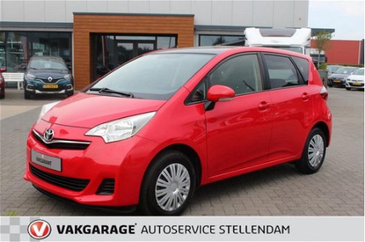 Toyota Verso S - 1.3 VVT-i Aspiration PDC/NAVI/PANO DAK/NIEUWSTAAT - 1