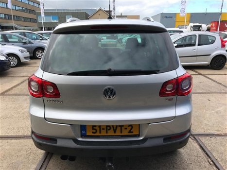 Volkswagen Tiguan - 1.4 TSI Sport&Style Bj.2011 / 106dkm / Navi / PDC v + a - 1