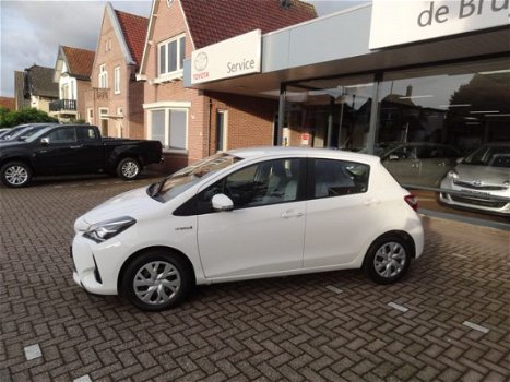 Toyota Yaris - 1.5 Hybrid Energy navigatie / airco / automaat - 1