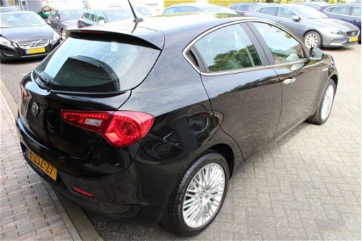 Alfa Romeo Giulietta - 1.6 JTDm EXCLUSIVE SLECHTS LED NAVI TEL SLECHTS 31642 KM - 1