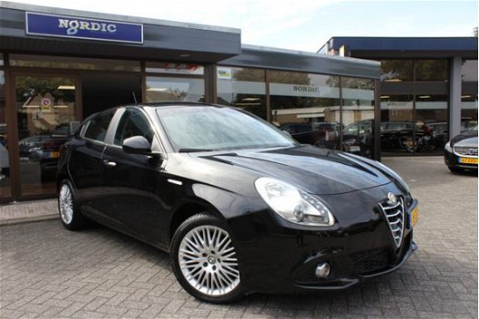 Alfa Romeo Giulietta - 1.6 JTDm EXCLUSIVE SLECHTS LED NAVI TEL SLECHTS 31642 KM - 1