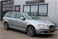 Volvo V70 - 2.0D Limited Edition (Bekijk video) - 1 - Thumbnail