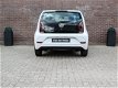 Volkswagen Up! - 1.0 BMT move up 60PK Parkeersensoren achter, Airco, Cruise control, Design 'White C - 1 - Thumbnail