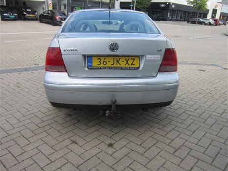 Volkswagen Bora - 1.6 Comfortline - 1