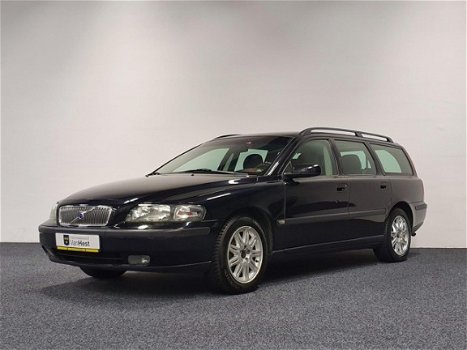 Volvo V70 - 2.4i 7 persoons youngtimer - 1