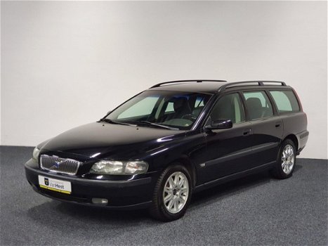 Volvo V70 - 2.4i 7 persoons youngtimer - 1